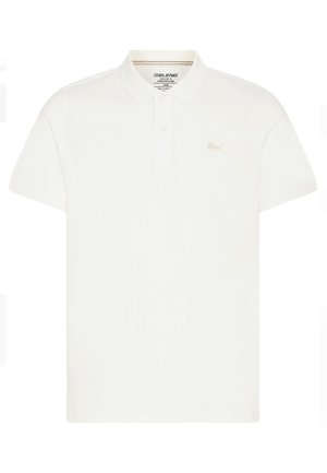 Egyszínű, fehér, rövidujjú pólóing, két gombbal az elülső részen és diszkrét hímzett logóval a bal mellrészen.