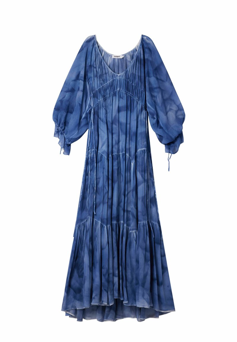 Blau gemustertes Kleid mit Puffärmeln, V-Ausschnitt und gerafften Details. Flüssiger Stoff mit einer gestuften, fließenden Silhouette.