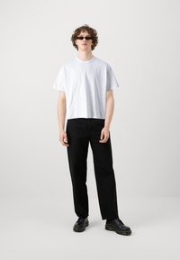 Jack & Jones JORHAWTHORNE BLANKS BIND CROPPED TEE - Tricou basic - bright white