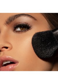 KIKO Milano NOTHING MATTE-R MATTIFYING FOUNDATION - Base de maquillaje - 05 neutral