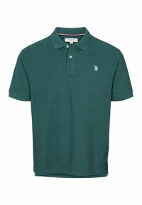 Tyrkysová polo tričko z jemnej zmesi bavlny; má trojité zapínanie, krátke rukávy a malú výšivku loga na hrudi.