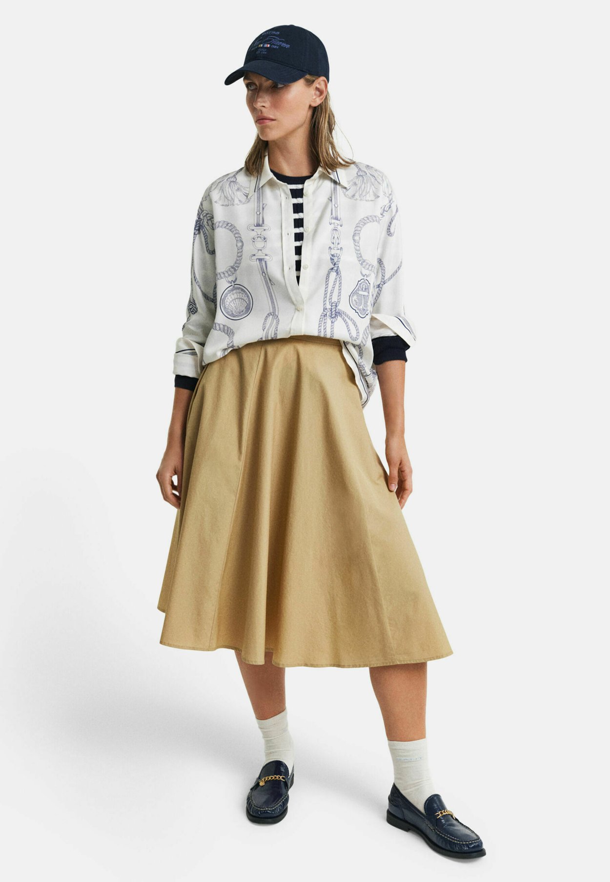 RELAXED FIT SAILING