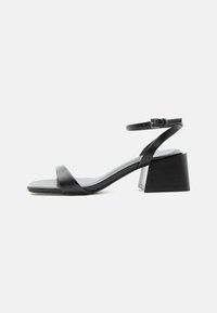 Επιλέχθηκε, black