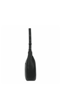 Zwarte leren schoudertas met een gestructureerde afwerking, met een slanke vorm en een verstelbare schouderriem voor gemakkelijke draagbaarheid.