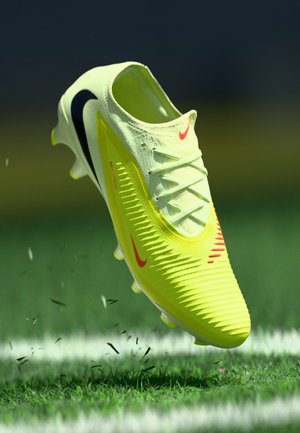 PHANTOM 6 LOW PRO FG - Scarpe da calcio per terreni duri - hyper crimson/black/limelight