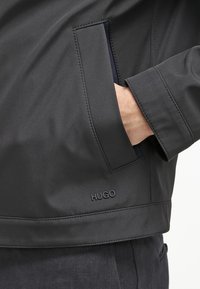 HUGO Tunn jacka - black