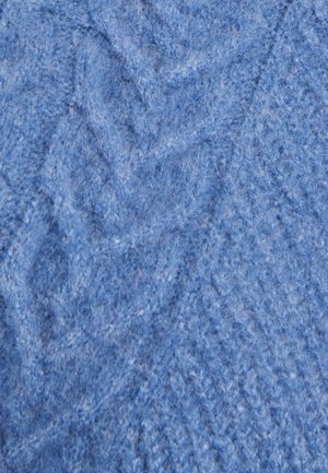 Blauer Strickstoff mit einem strukturierten Muster, dessen weiche Fasern ein gemütliches Erscheinungsbild und einen leichten Glanz des Materials erzeugen.