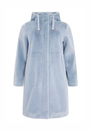 Nepbont jas in lichtblauw met een capuchon, lange mouwen en een sluiting aan de voorkant, voorzien van twee trekkoorden en een zachte textuur.