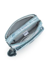 Custodia cosmetica blu a due zip con motivo a foglia e texture morbida. Include un piccolo portachiavi con pompon soffice.