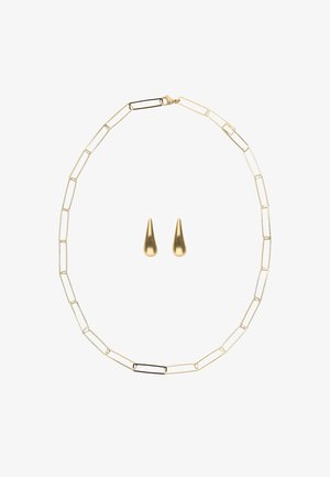Sieradenset van metaal met goudkleurige afwerking, bestaande uit een ketting met paperclipketting en oorbellen in druppelvorm met een gepolijste afwerking.