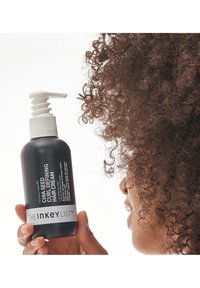 The INKEY List CHIA SEED CURL DEFINING HAIR CREAM - Hair Treatment - transparent