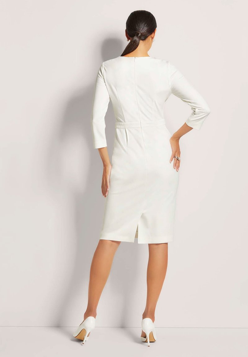 MADELEINE Shift dress - natural white/white - Zalando