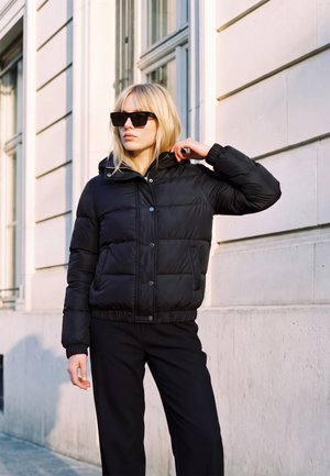 Urban Classics, LADIES HOODED PUFFER JACKET - Veste d'hiver - black