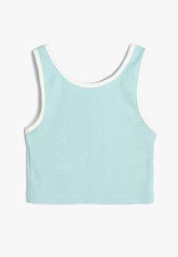 Lyseblå ribbet tanktop med hvid kant, der har et ærmeløst design og en klassisk rund halsudskæring. Blød tekstur med en tæt pasform.