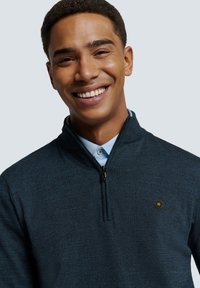 NO EXCESS TIMELESS BASICS HALF-ZIP - Strickpullover - blue