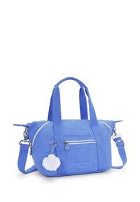 Niebieska syntetyczna torebka z podwójnymi krótkimi uchwytami i odpinanym paskiem na ramię. Posiada przednią kieszeń na zamek oraz puszysty biały brelok.