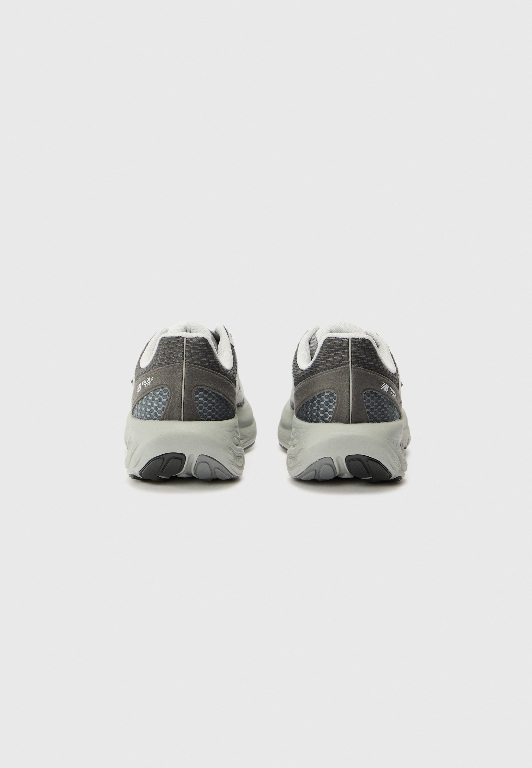 New Balance UTRN UNISEX - Sneakers low - slate grey/bej - Zalando.ro