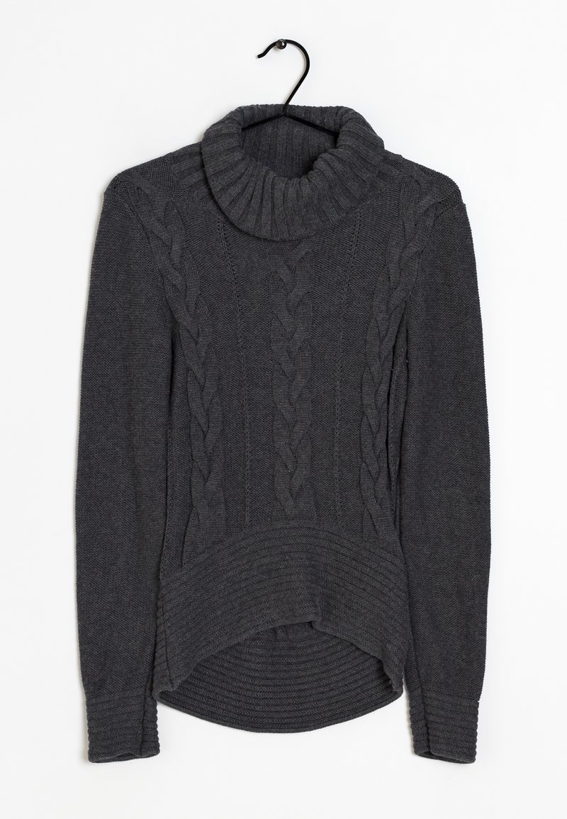 Suéter de punto gris oscuro con un alto cuello vuelto acanalado y un patrón de trenzas, que presenta un dobladillo acanalado y mangas largas.
