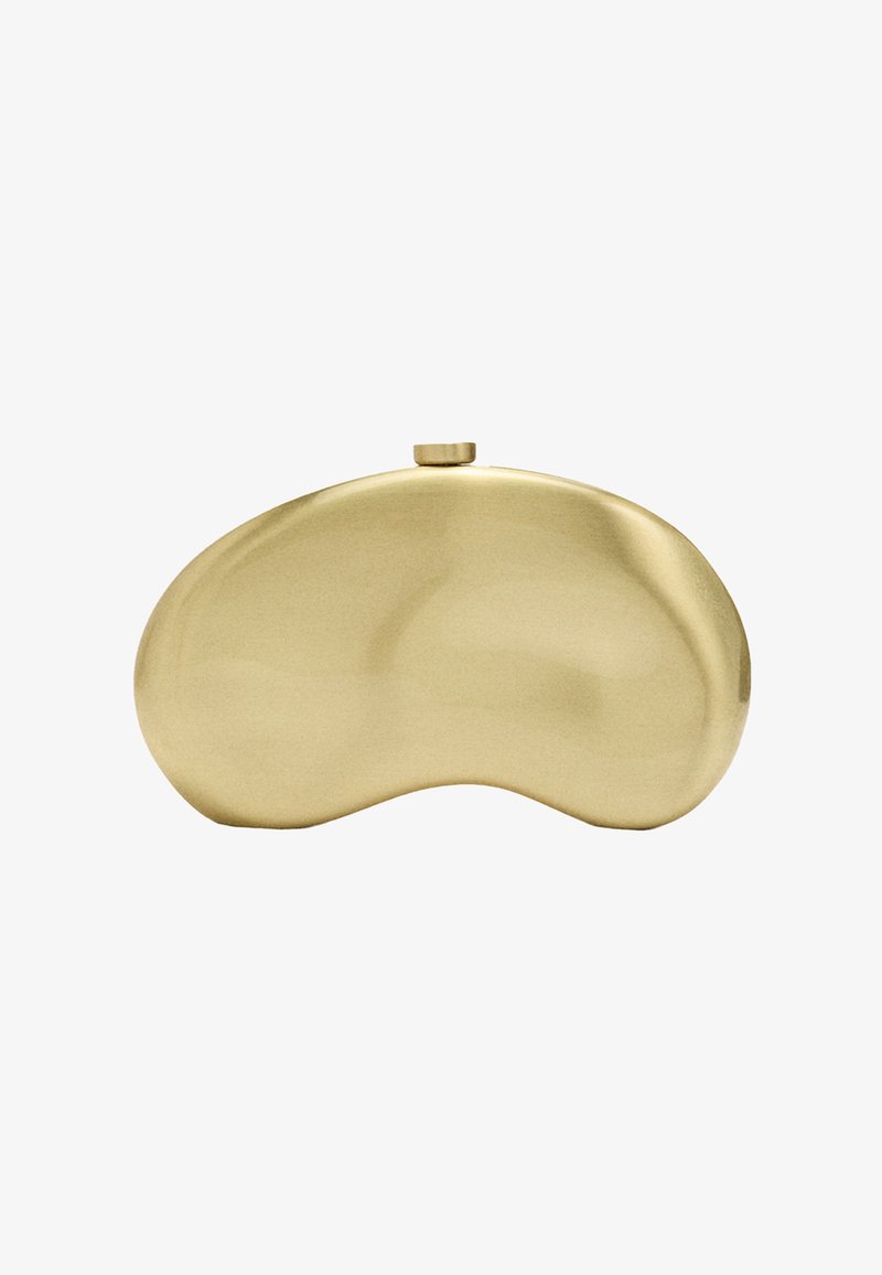 Torebki w kolorze mosiądzu o organicznym, zaokrąglonym kształcie z gładką, odbijającą powierzchnią; posiadają zamek na górze w formie gałki.