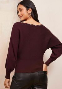Friends Like These EMBELLISHED OFF THE SHOULDER - Džemper - red