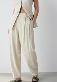 Next PETITE FIT - TAPERED - Auduma bikses - neutral