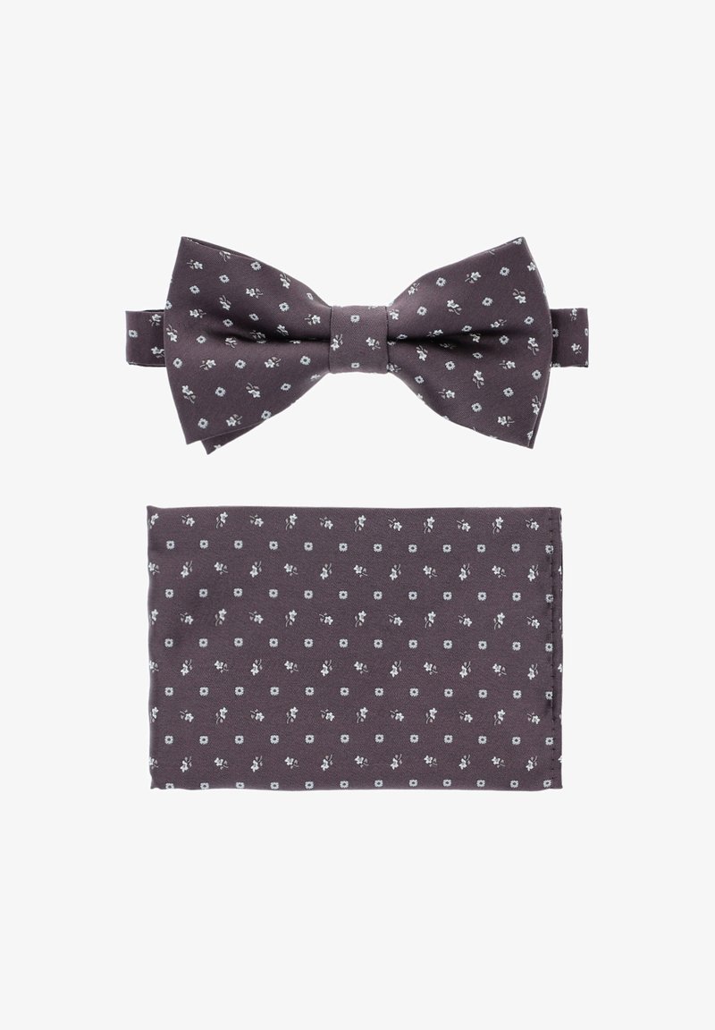 Zestaw muszki i chusteczki do kieszeni w ciemnoszarym materiale, z małym wzorem kwiatowym w jasnoniebieskim kolorze. Gładka tekstura z symetrycznym wzorem.