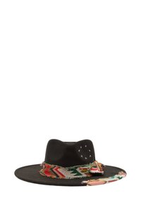 Svart filt hatt med bred brätte, med ett färgglatt vävt band och dekorativ brodering av små vita symboler på kronan.