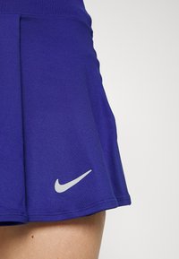 Nike Performance FLOUNCY - Saia desportiva - deep royal blue/white