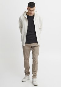 Solid SDJIM REGULAR FIT - Chino hlače - desert taupe