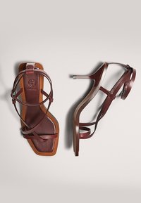 Massimo Dutti Klassieke pumps - bordeaux