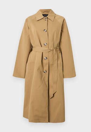 Καμηλό παλτό τύπου trench με μπροστινά κουμπιά, ζώνη στη μέση και φαρδιά μανίκια. Λείο ύφασμα και κλασική λεπτομέρεια στο γιακά.