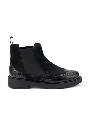 Botines Chelsea negros con paneles de cuero y pelo sintético, inserciones laterales elásticas, un diseño de brogue texturizado y una suela de goma lisa.