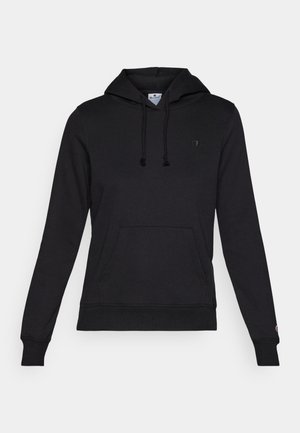 Sort pullover hoodie lavet af blødt stof. Har en hætte med snoretræk, kengurulomme, ribbede manchetter og et lille logo på brystet.