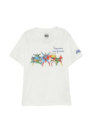 Maglietta bianca con colorati supereroi DC tra cui Superman, Batman e Wonder Woman, con la scritta "Superman e amici" sul davanti.