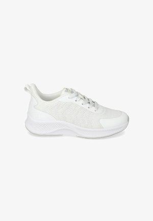 Sneaker atletica bianca con tomaia in maglia, chiusura con lacci, suola imbottita e linguetta sul tallone, progettata per il comfort e l’uso casual.