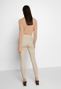 Patrizia Pepe Farkkuleggingsit - beige