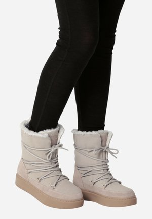 Bottes de neige - atmosphere natural
