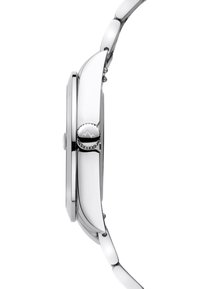 Montre en céramique blanche avec un boîtier argenté, surface lisse et couronne texturée. Présente un design minimaliste et des bords arrondis et élégants.