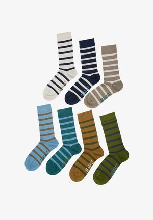 Gestreepte sokken in verschillende kleuren: twee paren met marineblauw en crème, beige, lichtblauw, teal, olijfgroen en bruine tinten met contrasterende strepen.