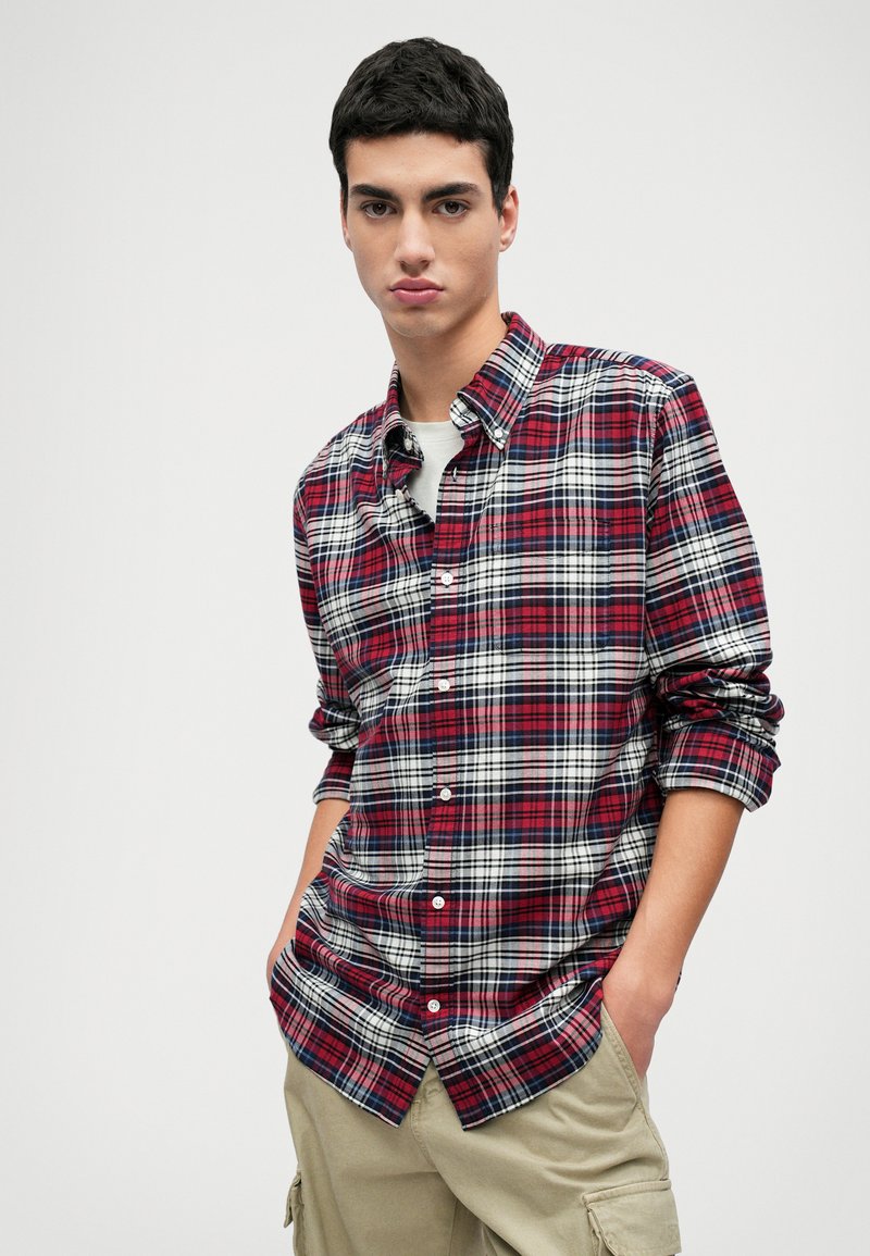 Chemise Homme Gap Rouge - Taille S - Occasion Très Bon État - Style Button-Front Classique