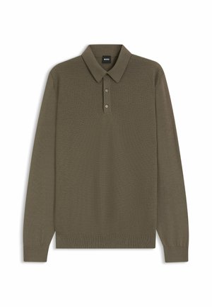 Polo à manches longues vert olive en tissu tricoté texturé, avec un col et une patte de boutonnage à deux boutons.