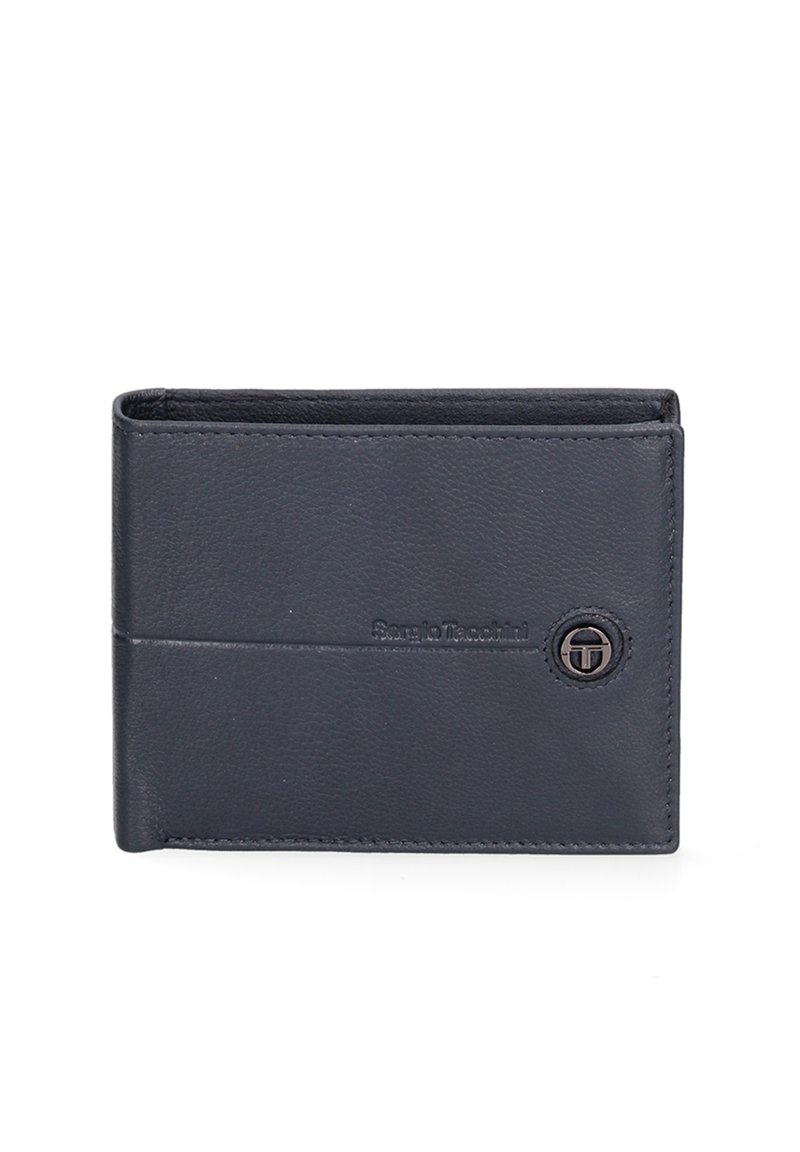Portafoglio in pelle blu navy con superficie strutturata, design a doppia piega, logo in rilievo e accentuazione metallica circolare sul davanti. Compatto e snodato.
