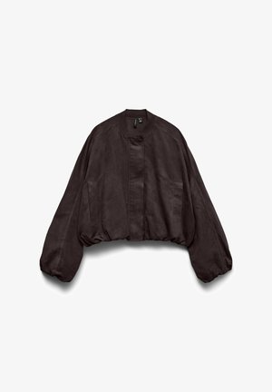 Dunkelbraune, kurz geschnittene Bomberjacke mit Ballonärmeln, Vorder Taschen und rundem Kragen, flach auf weißem Hintergrund präsentiert.