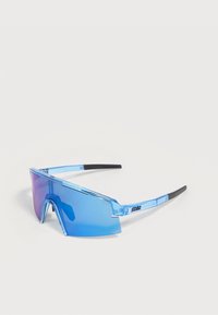 Δεν επιλέχθηκε, transparant blue smoke/blue