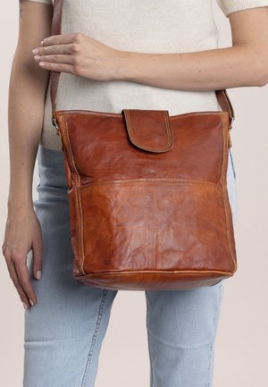 Gusti Leder JACQUELINE - Torba preko tijela - brown