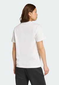 adidas Sportswear COLLEGIATE  - Základné tričko - white