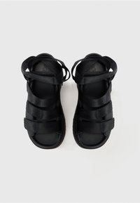 UGG GOLDENRISE - Sandali con plateau - black