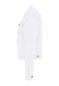 Chaqueta de denim blanca con un diseño recortado, bordes deshilachados, cierre de botones y bolsillos laterales. Textura suave con un cuello clásico.