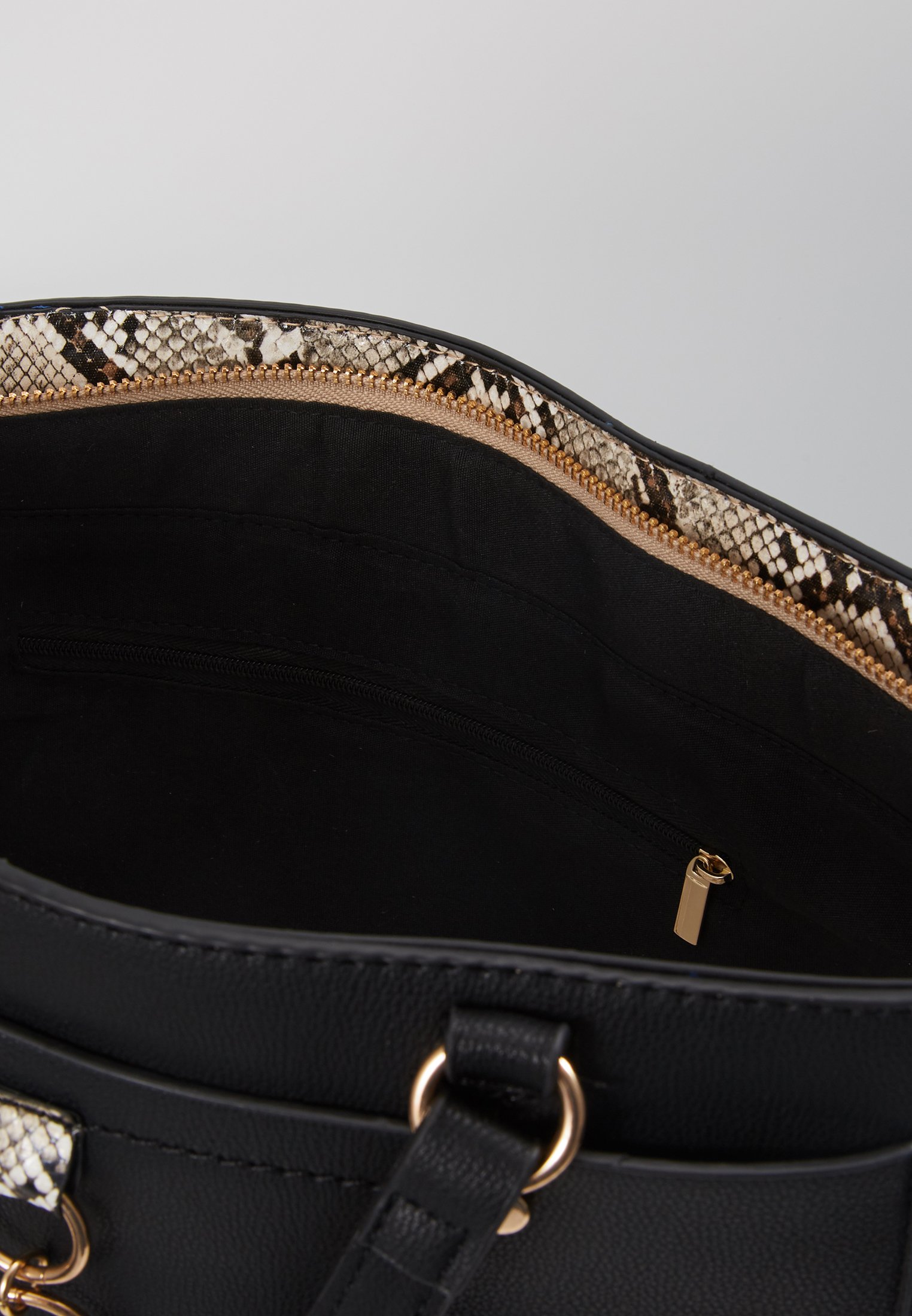 Dorothy Perkins POCKET FRONT SHOPPER Håndveske black Dorothy Perkins POCKET FRONT Håndveske black Zalando.no