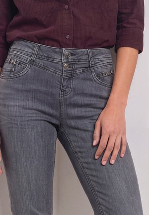 Street One, High-Waisted, Loose-Fit Barrel-Leg Jeans - Jeans Slim Fit - steel grey wash